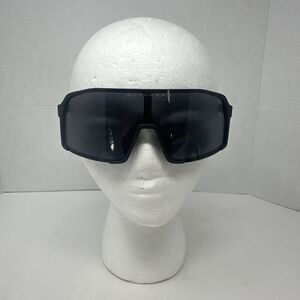 Blenders Expose Sunglasses, Dark Bloom Pre Owned No Case